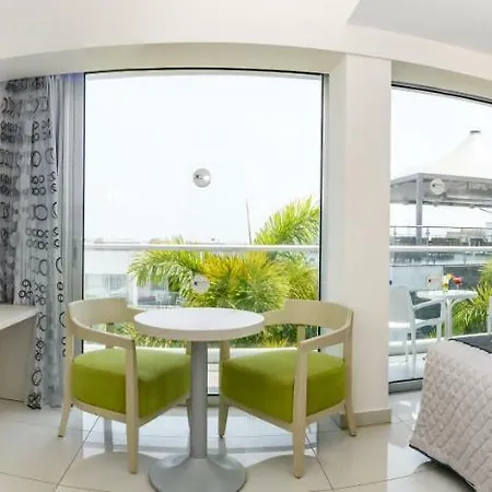 Tasia Maris Oasis 3*